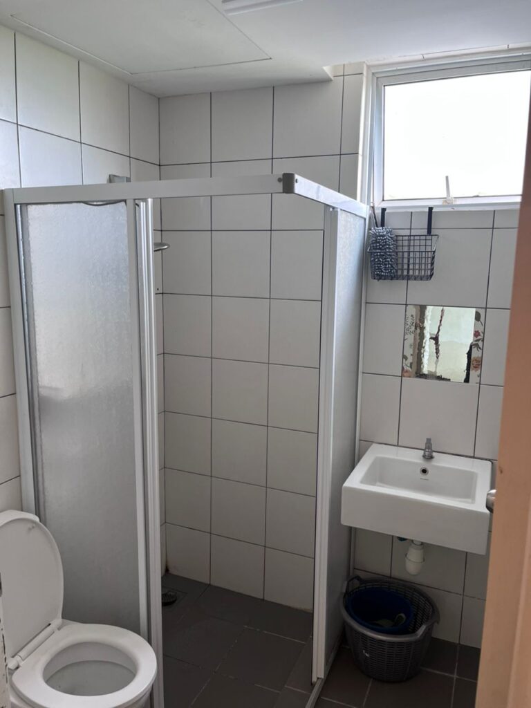 Master-Bathroom-Attached